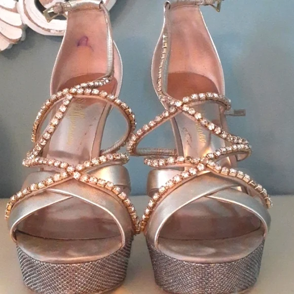 Guess by Marciano Leather & Rhinestone strappy sandals ❤️ - Picture 2 of 12